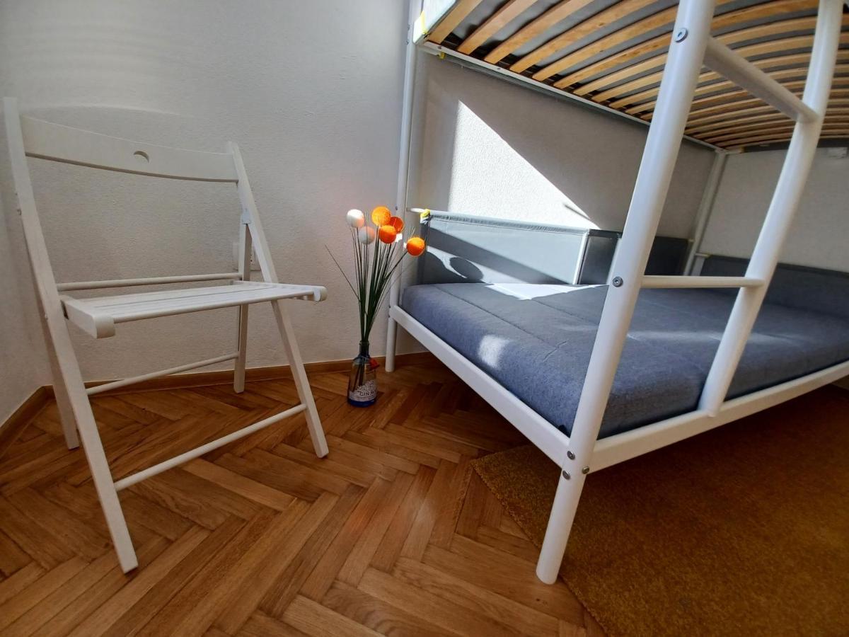 Apartments Andrea Есенице Экстерьер фото