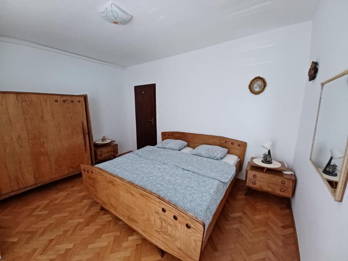 Apartments Andrea Есенице Экстерьер фото